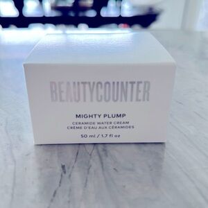 New in box Beautycounter Mighty plump